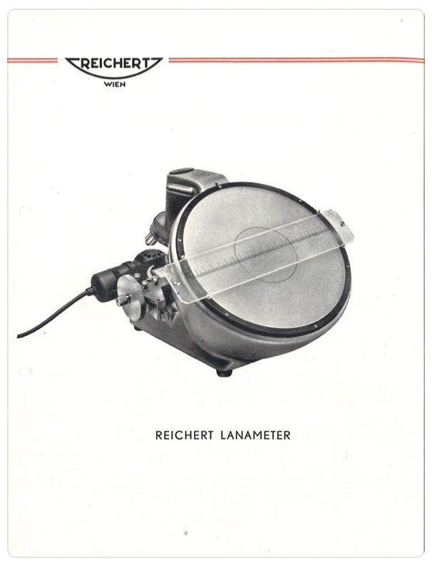 A black and white photo of a device
Description automatically generated