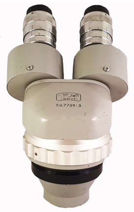 A close up of a microscope
Description automatically generated